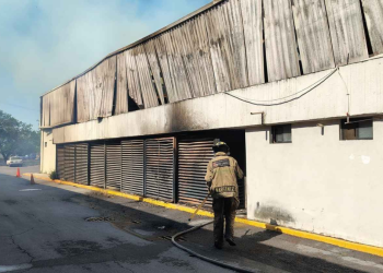 Incendio en bodega; no hay lesionados.
