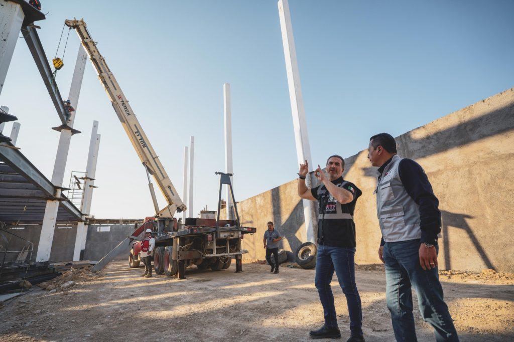 Adrián supervisa el avance del C4 de Monterrey