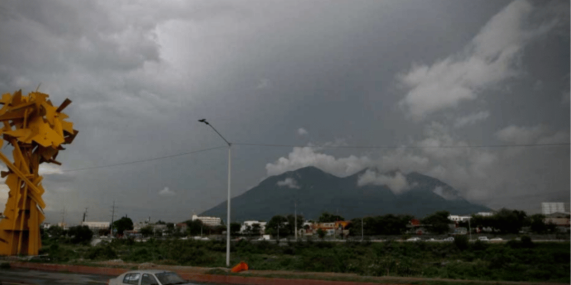 lluvas-y-granizo-nl - El INFORMANTE Sorprenden las fuertes lluvias y granizo en Nuevo León