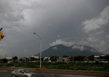 Sorprenden las fuertes lluvias y granizo en Nuevo León