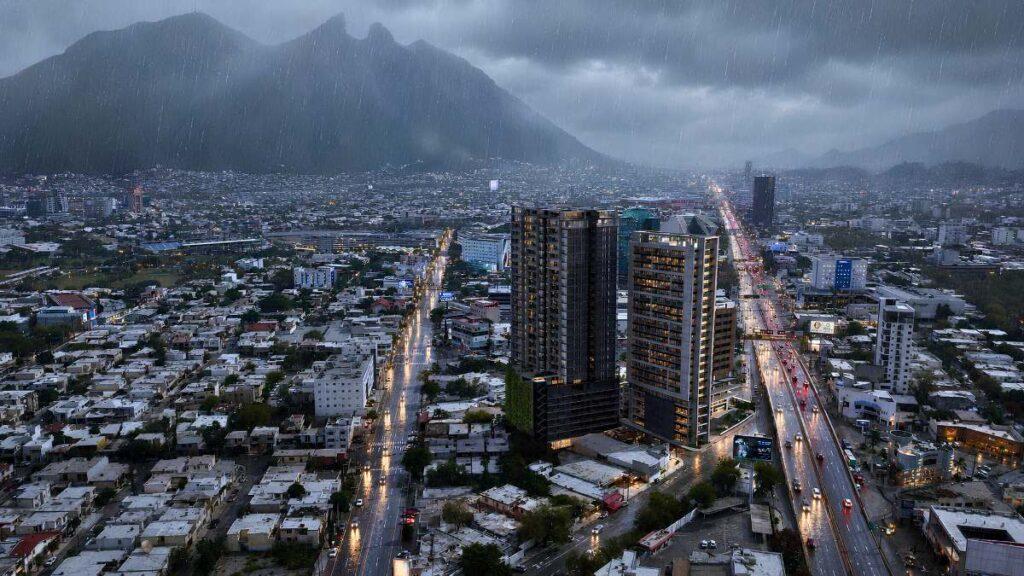 Edificios en medio de una tormenta en Monterrey Nuevo León